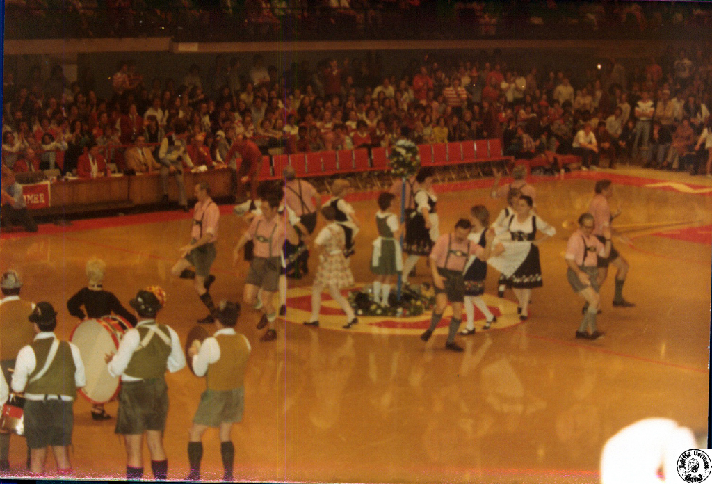 1977 02 16 07 NCSU-Duke BB half time.jpg